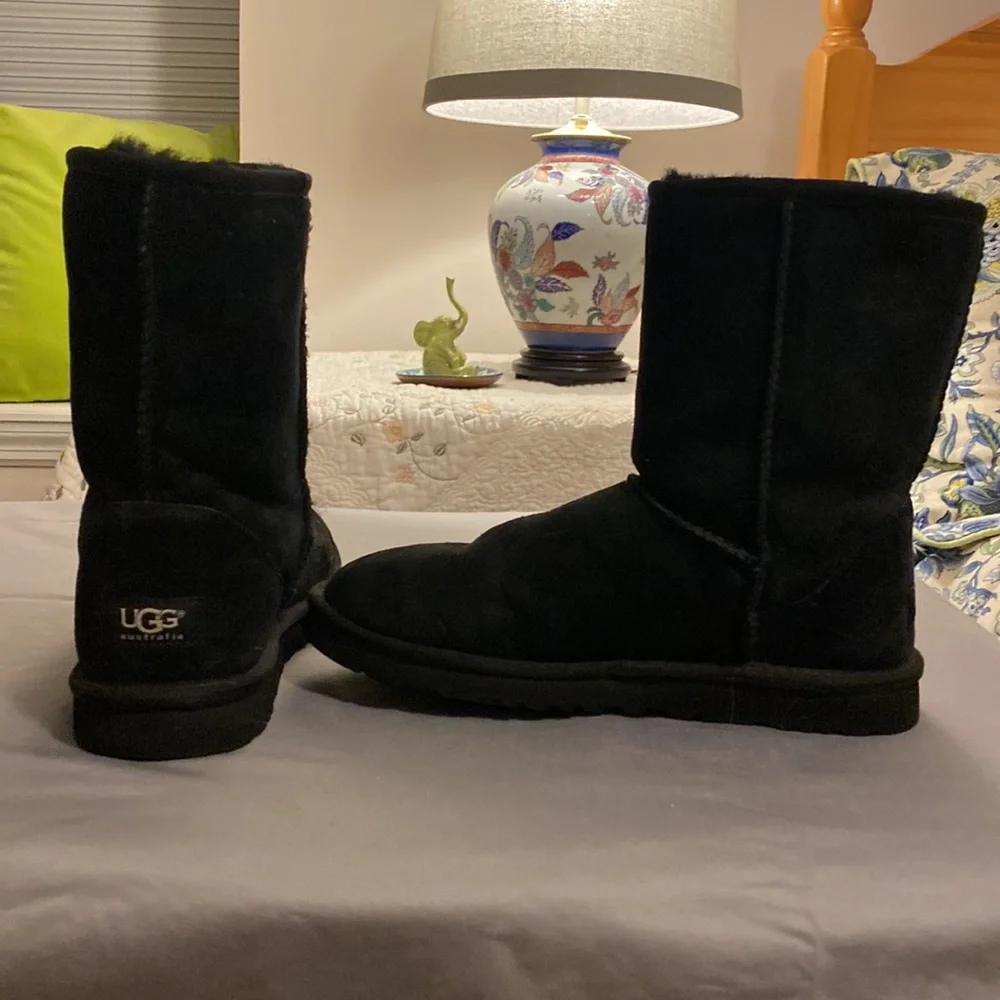 UGG Classic Boots Sz 8 Black, EUC, Authentic. UGGS - Picture 6 of 11
